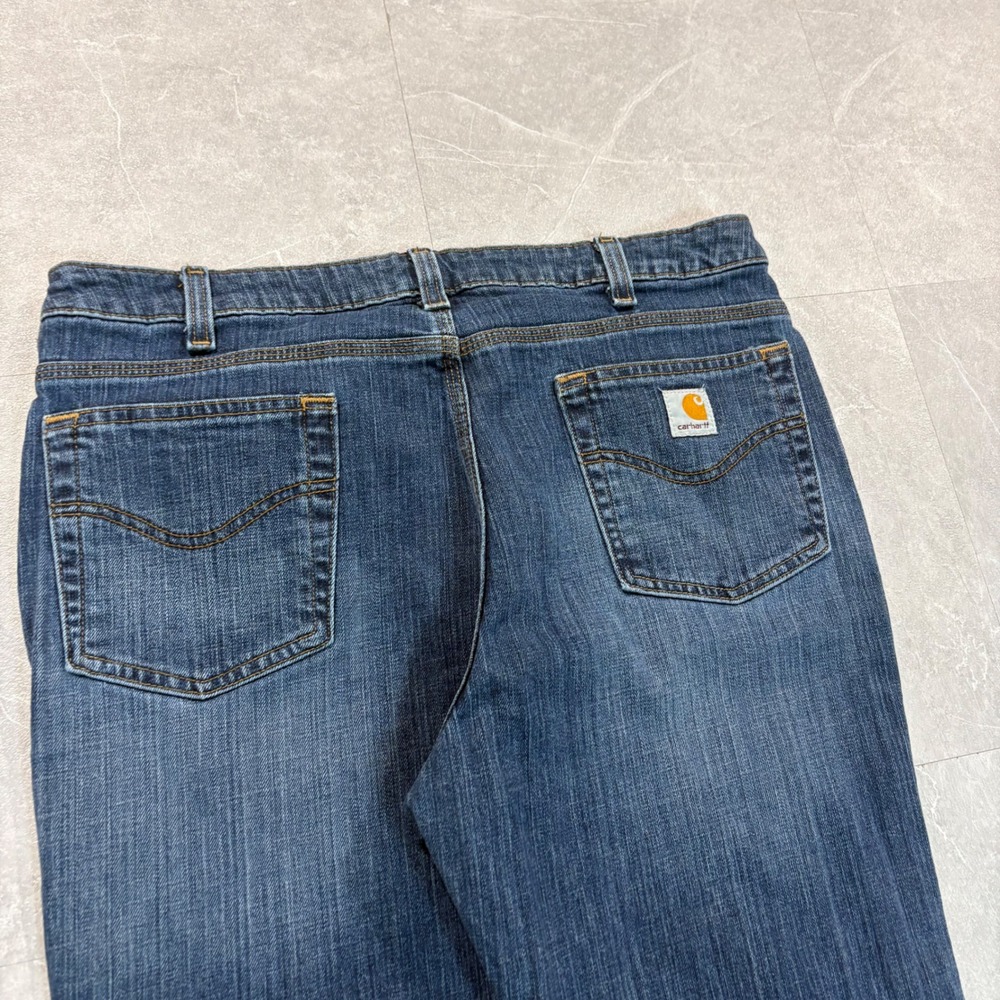 Carhartt Traditional Fit Bootcut Jeans Womens 16x30 Dark Wash Denim WB001 FIO - Picture 2 of 7